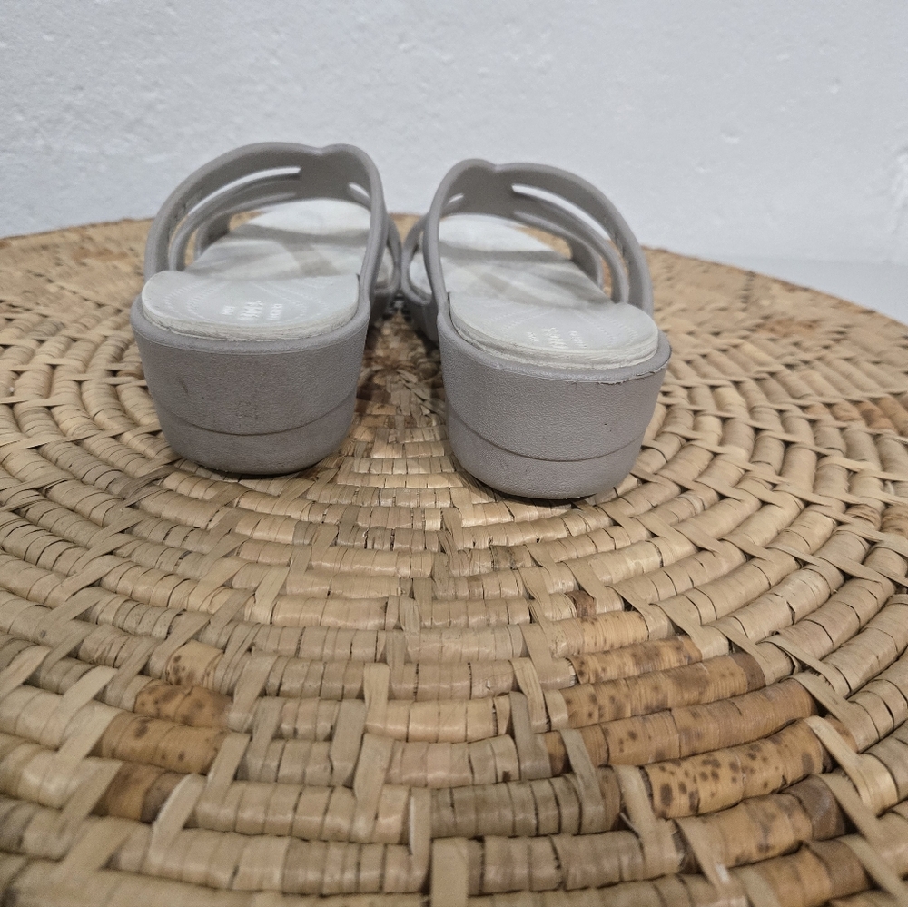CROCS Women's Light Gray Sandals - Picture 5 of 7